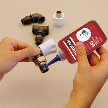 اجرای تفلون مایع روی پیچ و مهره اجرای تفلون مایع روی پیچ و مهره